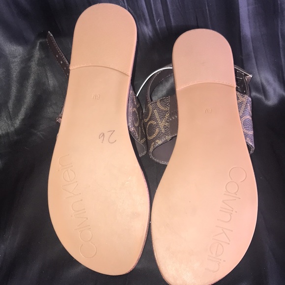 Calvin Klein | t strap BRAITA brown sandal - Picture 4 of 4